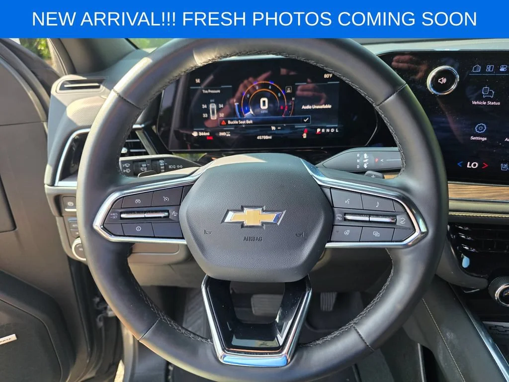 Used 2025 Sterling Gray Metallic Chevrolet Premier image 12