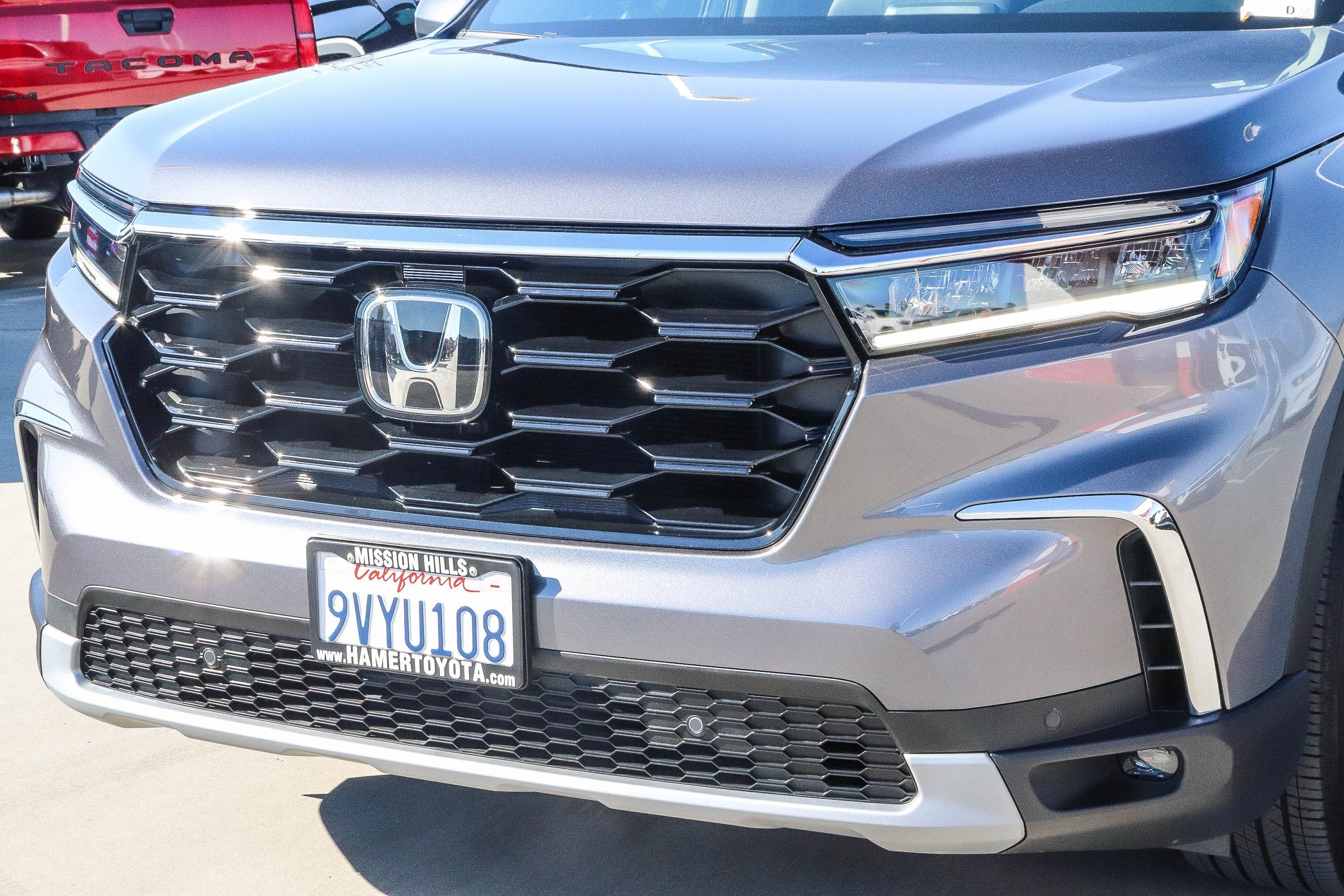 Used 2025 Modern Steel Metallic Honda Touring image 9