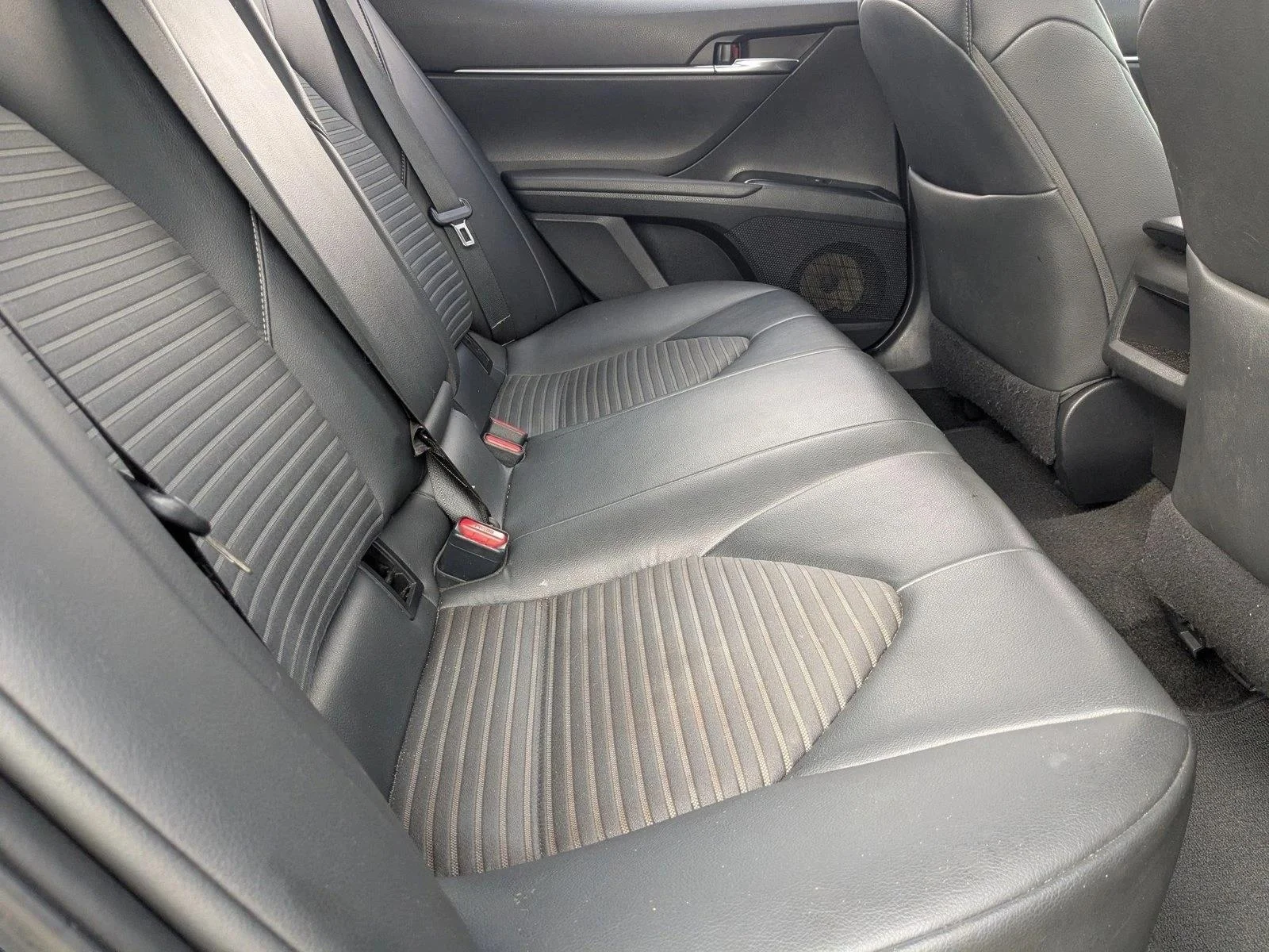 Used 2018 Galactic Aqua Mica Toyota SE image 18