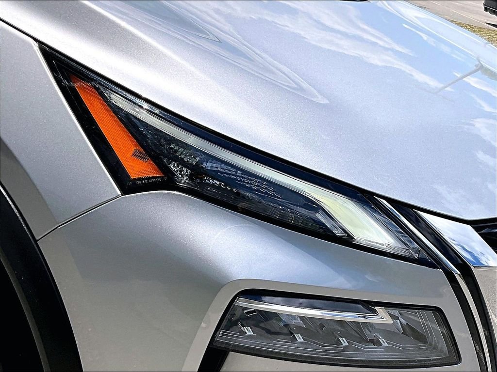 Used 2023 Silver Nissan SV image 33