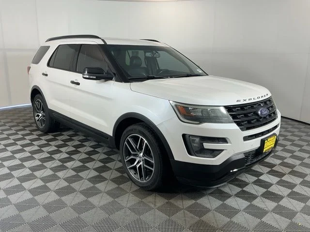 Used 2016 White Ford Sport image 3