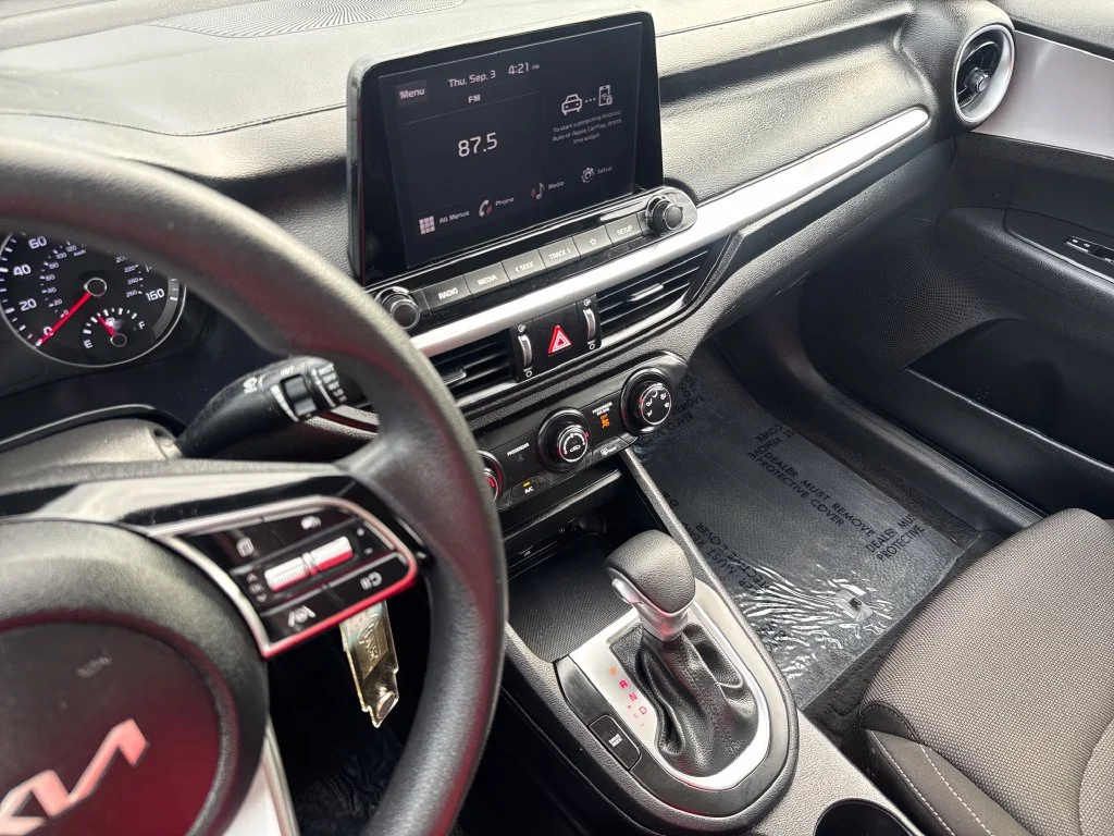 Used 2024 White Kia LXS image 20