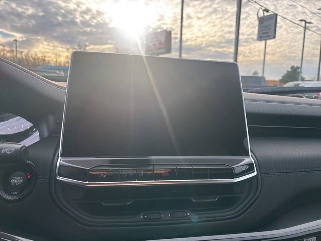 New 2026 Joose (DISC) Jeep Latitude Altitude image 28