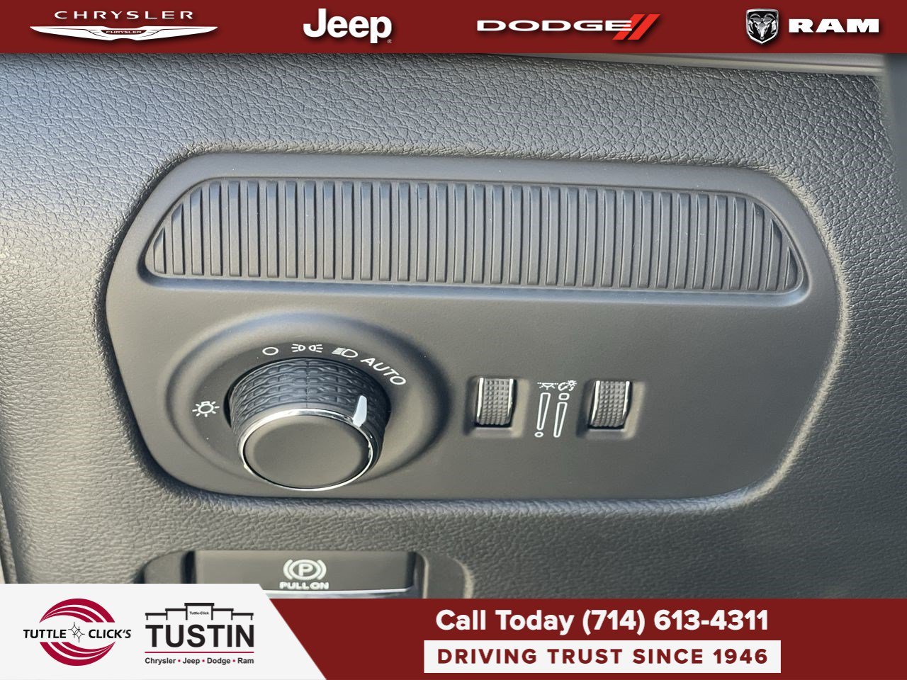 New 2026 Bright White Clear-Coat Exterior Paint Jeep Limited Altitude image 23