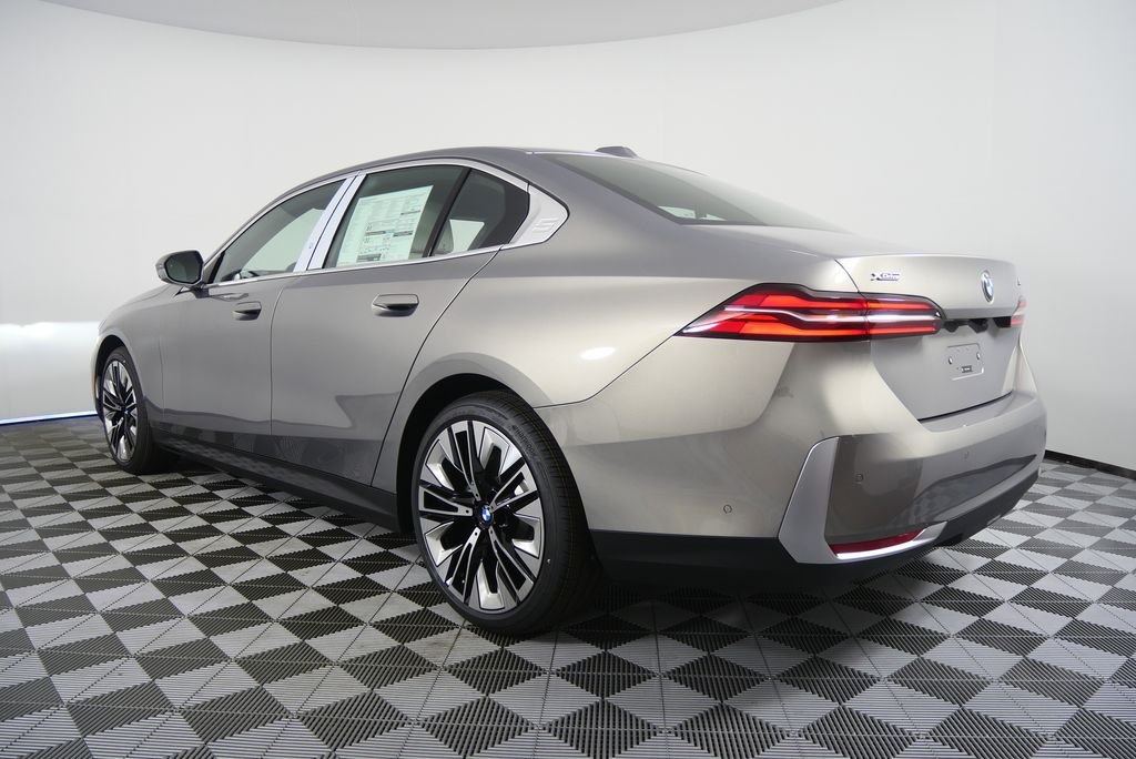 Used 2026 Oxide Grey Metallic BMW 530i xDrive image 5