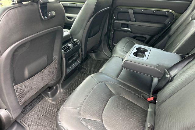 New 2026 Woolstone Green Land Rover X-Dynamic SE image 11