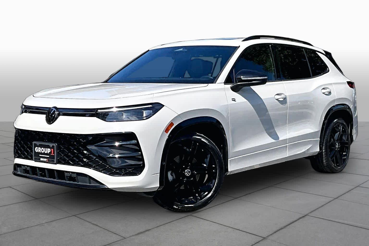 2026 Volkswagen Tiguan SE R-LINE BLACK