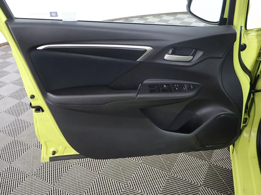 Used 2016 Mystic Yellow Pearl Honda LX image 19