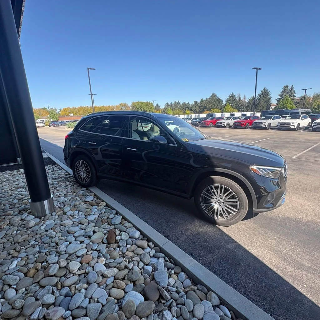 Used 2025 Black Mercedes-Benz GLC 300 image 5
