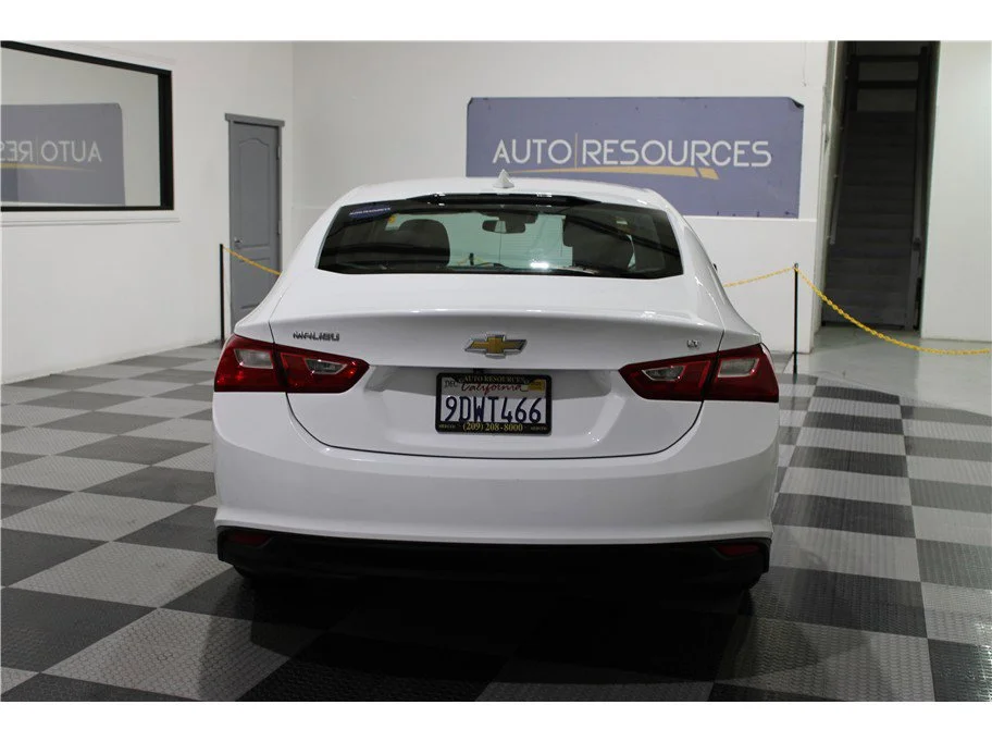 Used 2023 Summit White Chevrolet LT image 5