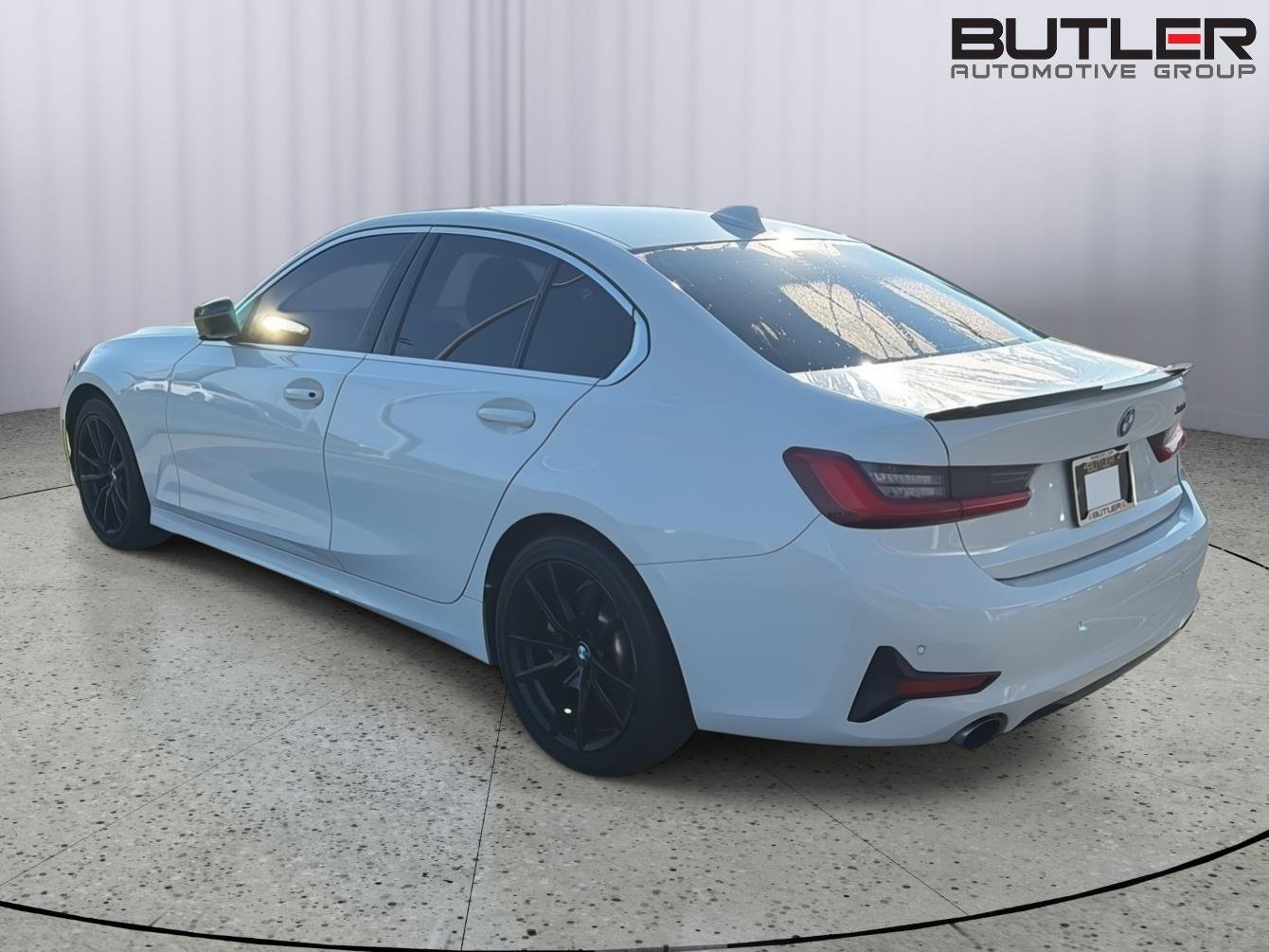 Used 2019 Alpine White BMW 330i image 10