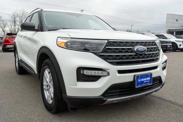 Used 2022 White Metallic Ford XLT image 4
