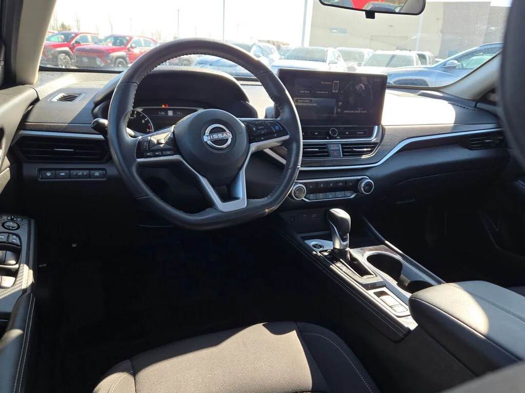 Used 2024 Black Nissan 2.5 SV image 18