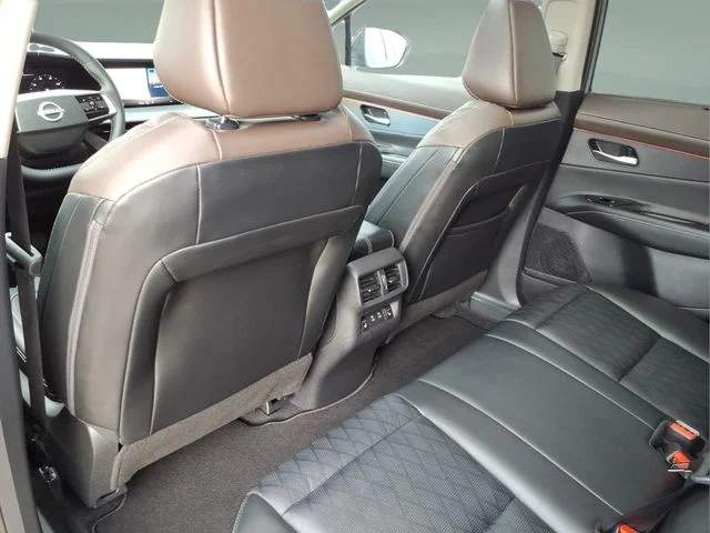 Used 2026 Gray Nissan Platinum image 14
