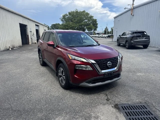 Used 2023 Red Nissan SV image 3