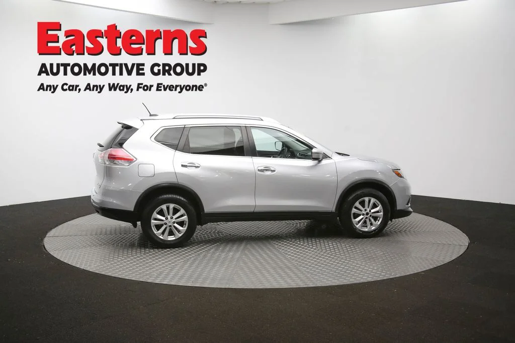 Used 2016 Silver Nissan SV image 41