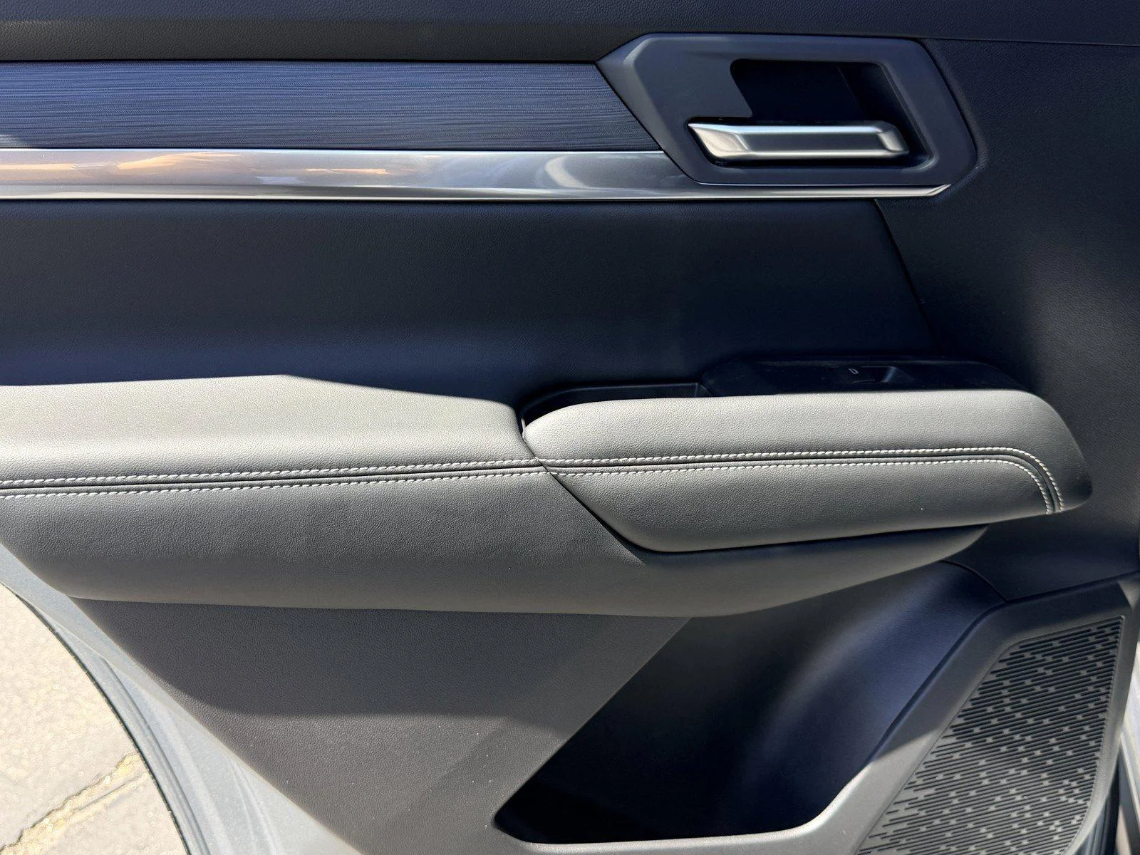 New 2026 Sterling Metallic GMC Elevation image 16