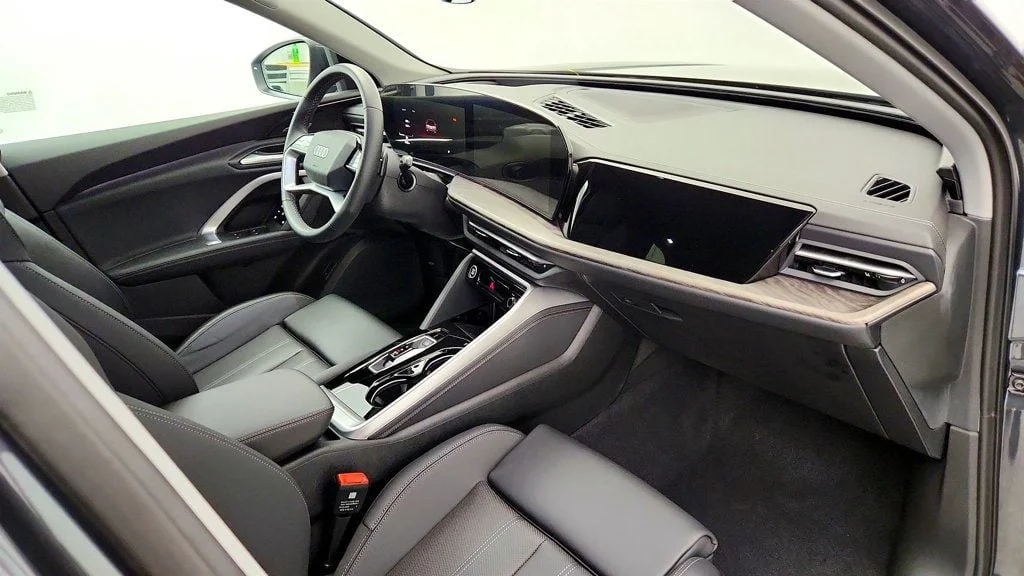 Used 2025 Tambora Gray Metallic Audi Premium Plus 2.0 TFSI quattro w/ B&O Sound & Pano Roof image 24