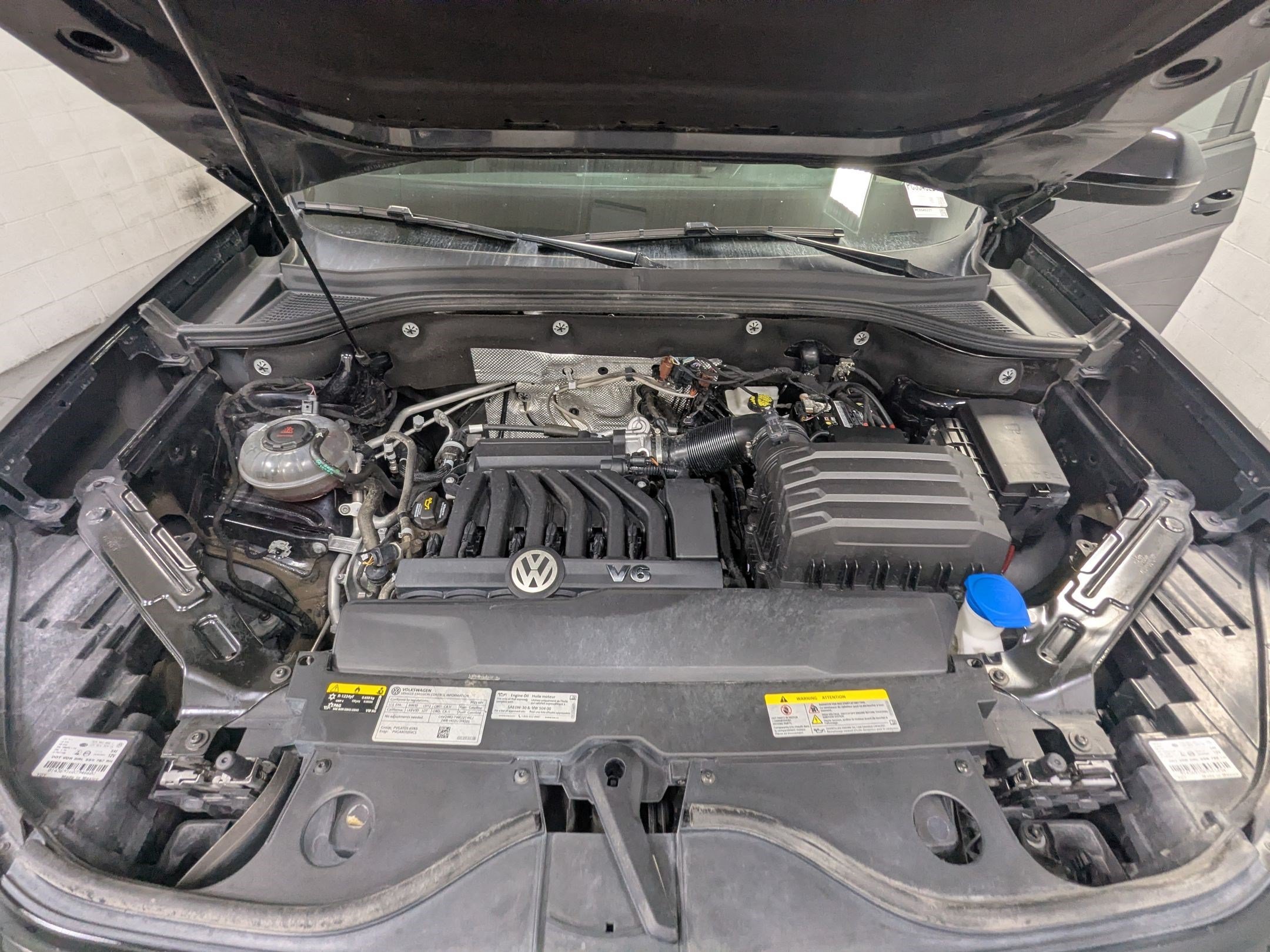 Used 2023 Deep Black Volkswagen 3.6L V6 SEL R-Line Black image 24