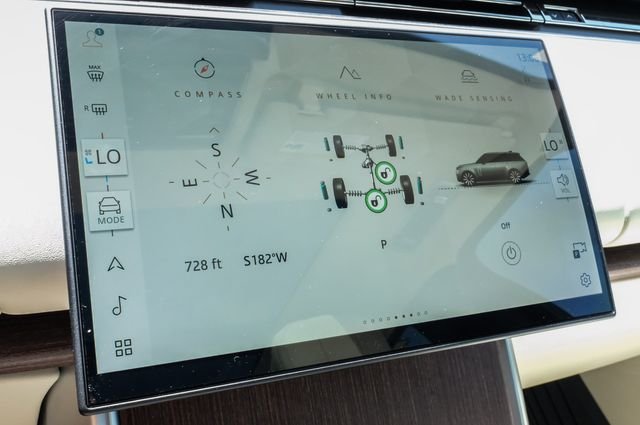 New 2026  Land Rover SE image 37