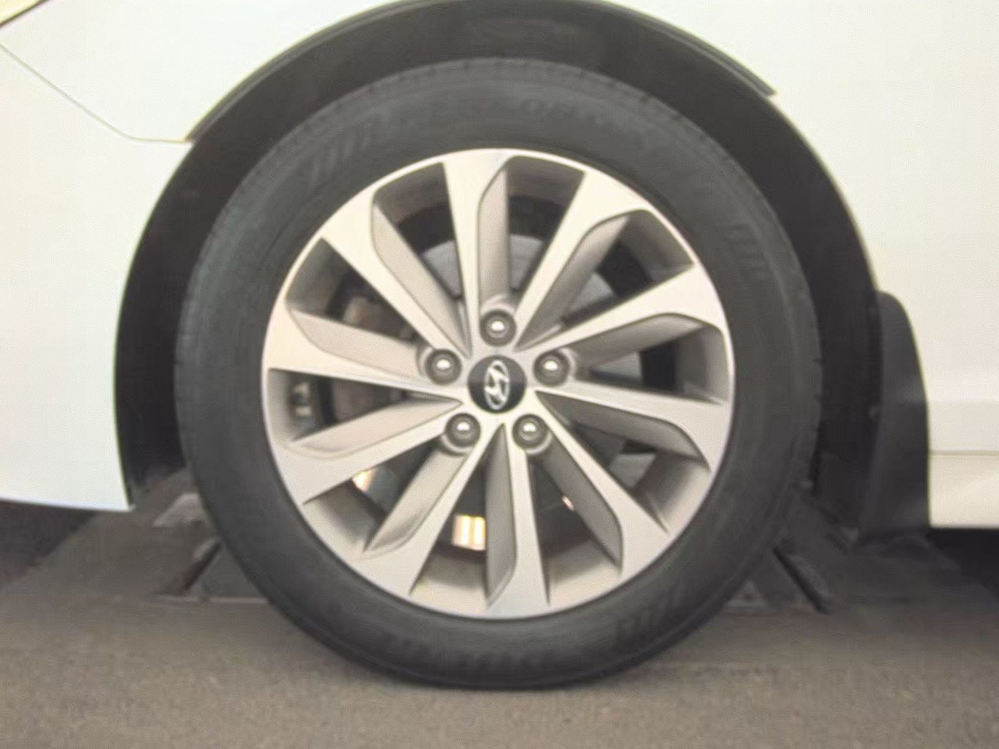 Used 2016 Quartz White Pearl Hyundai 2.4L Sport image 7