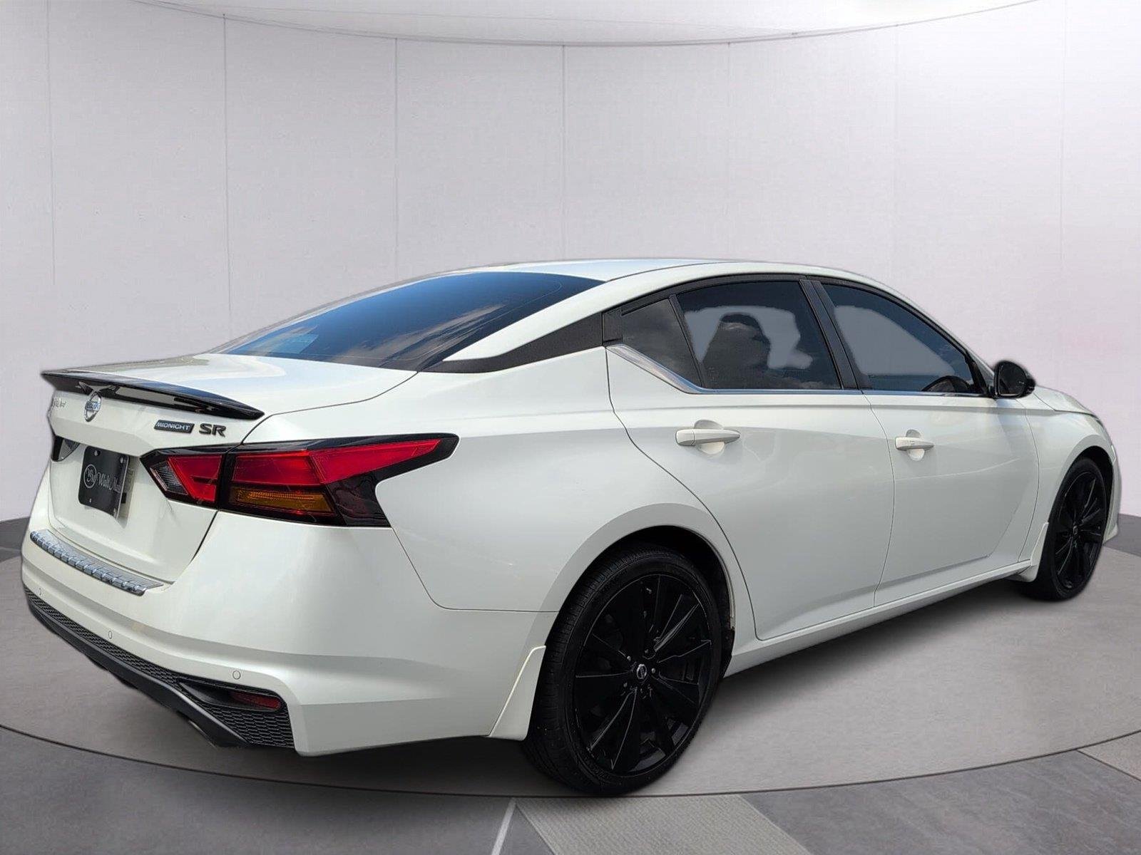 Used 2022 Pearl White TriCoat Nissan 2.5 SR image 5