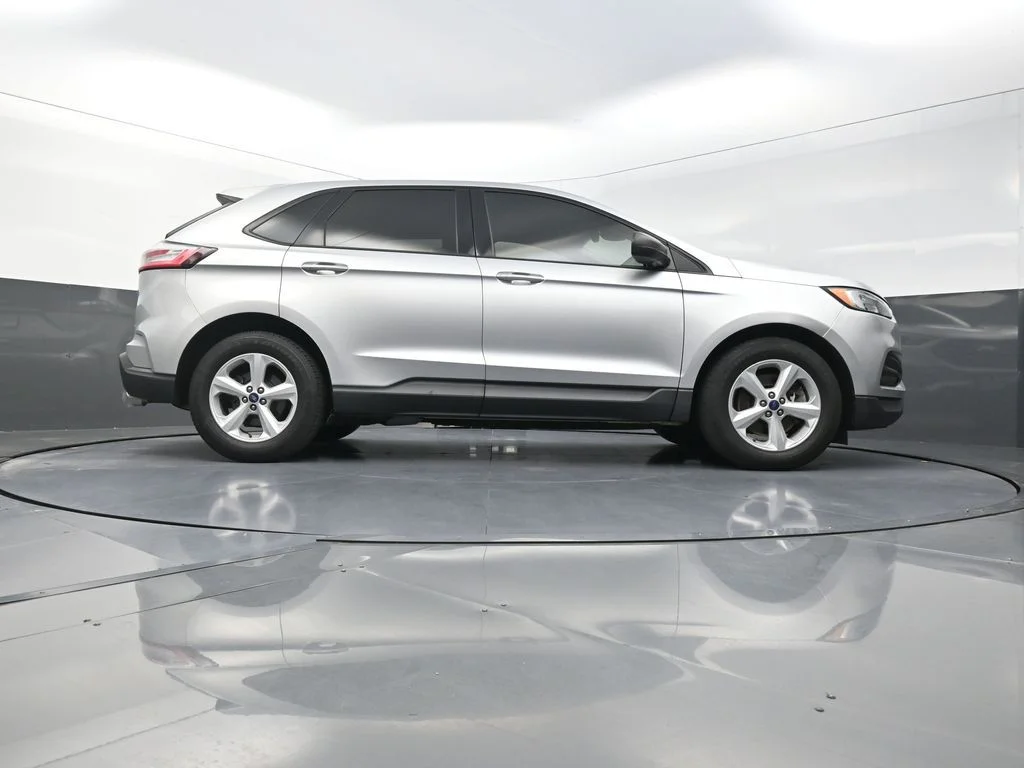 Used 2019 Silver Ford SE image 28
