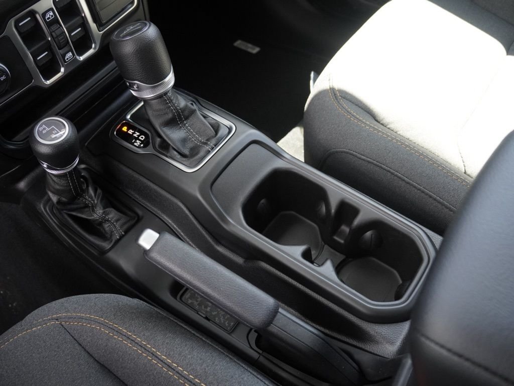 New 2026 Black Clear-Coat Exterior Paint Jeep Sport S image 17