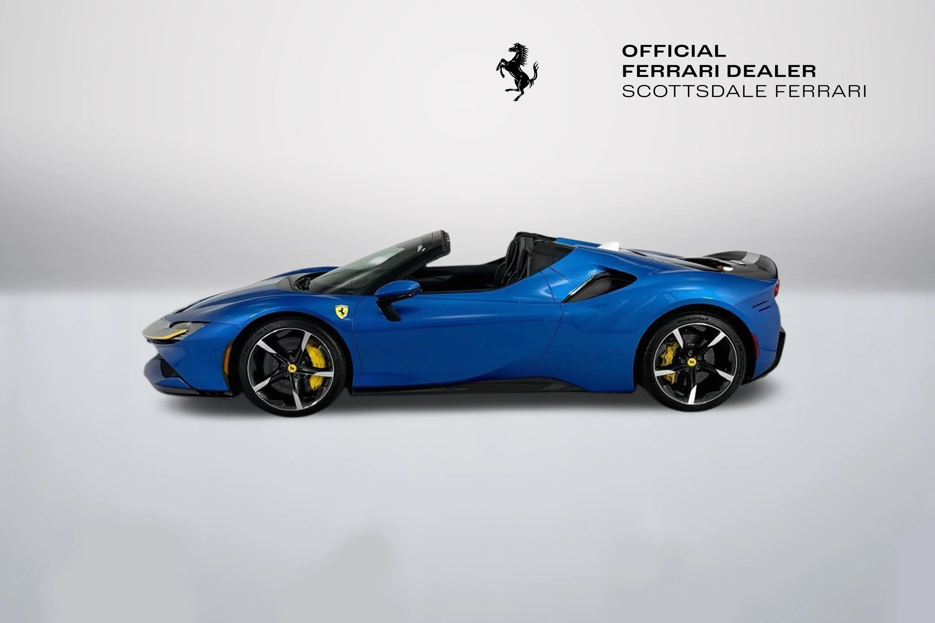 Used 2022 Blu Corsa Ferrari  image 8