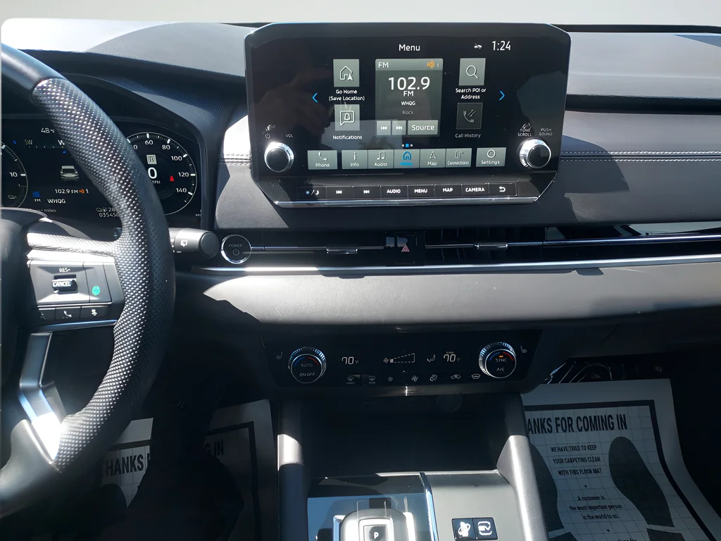 Used 2024  Mitsubishi SE image 16
