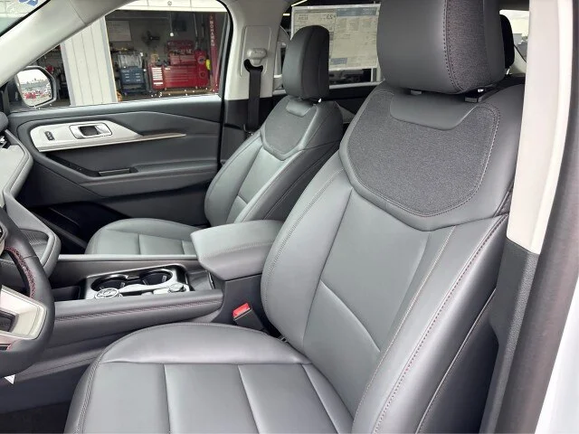 New 2026 Space White Metallic Ford Active image 32
