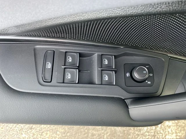 2026 Volkswagen Tiguan SE R-LINE BLACK - Photo 25