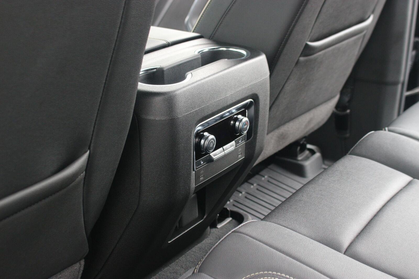 Used 2026 Onyx Black GMC Elevation image 36