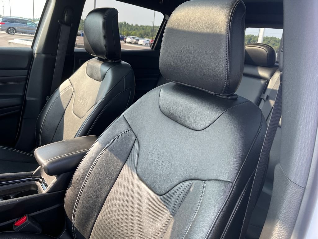 Used 2022 White Jeep Limited image 12