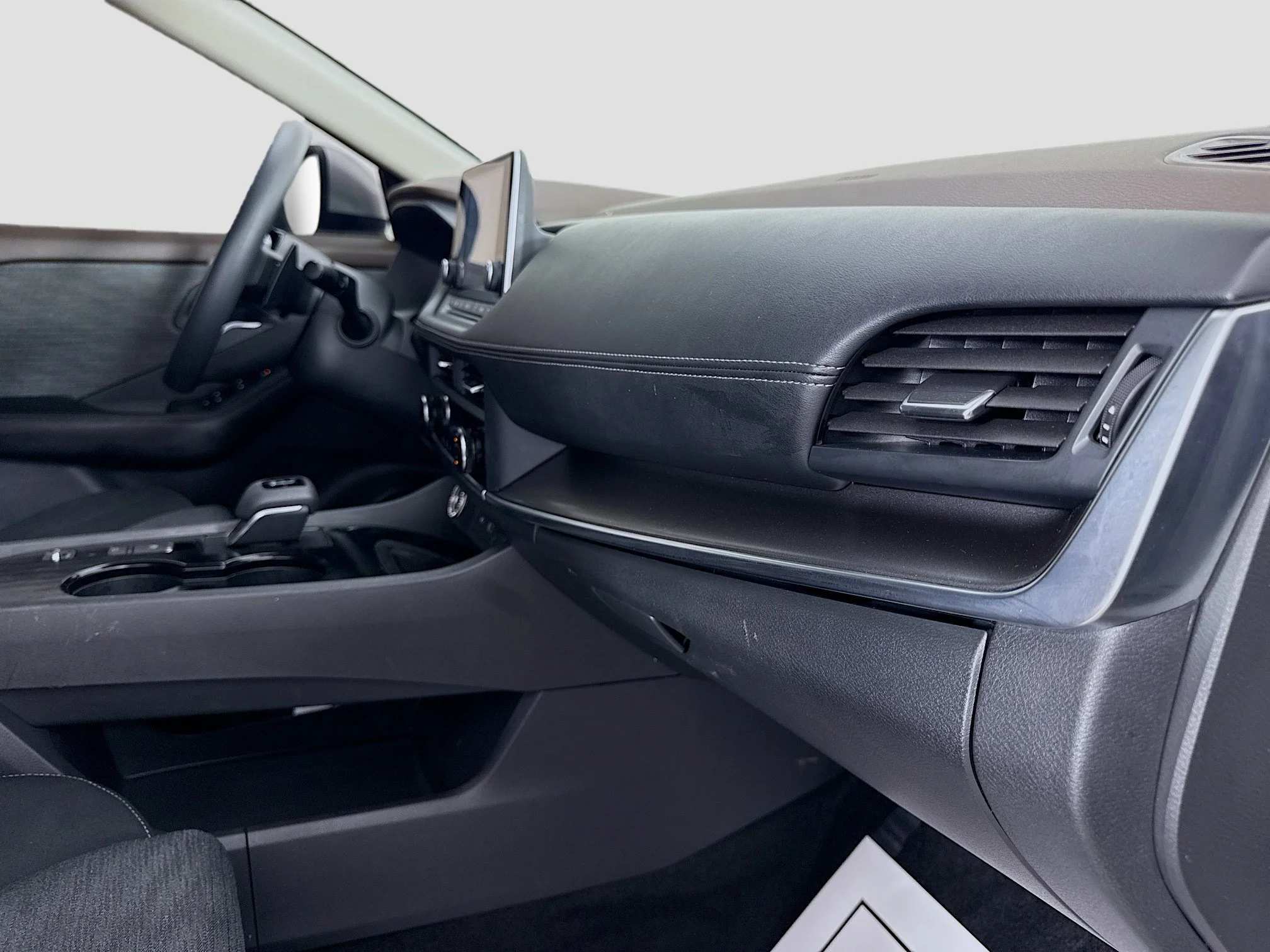Used 2023  Nissan SV image 31