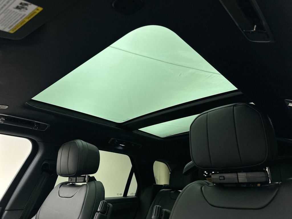 New 2027 Santorini Black Land Rover SE image 11