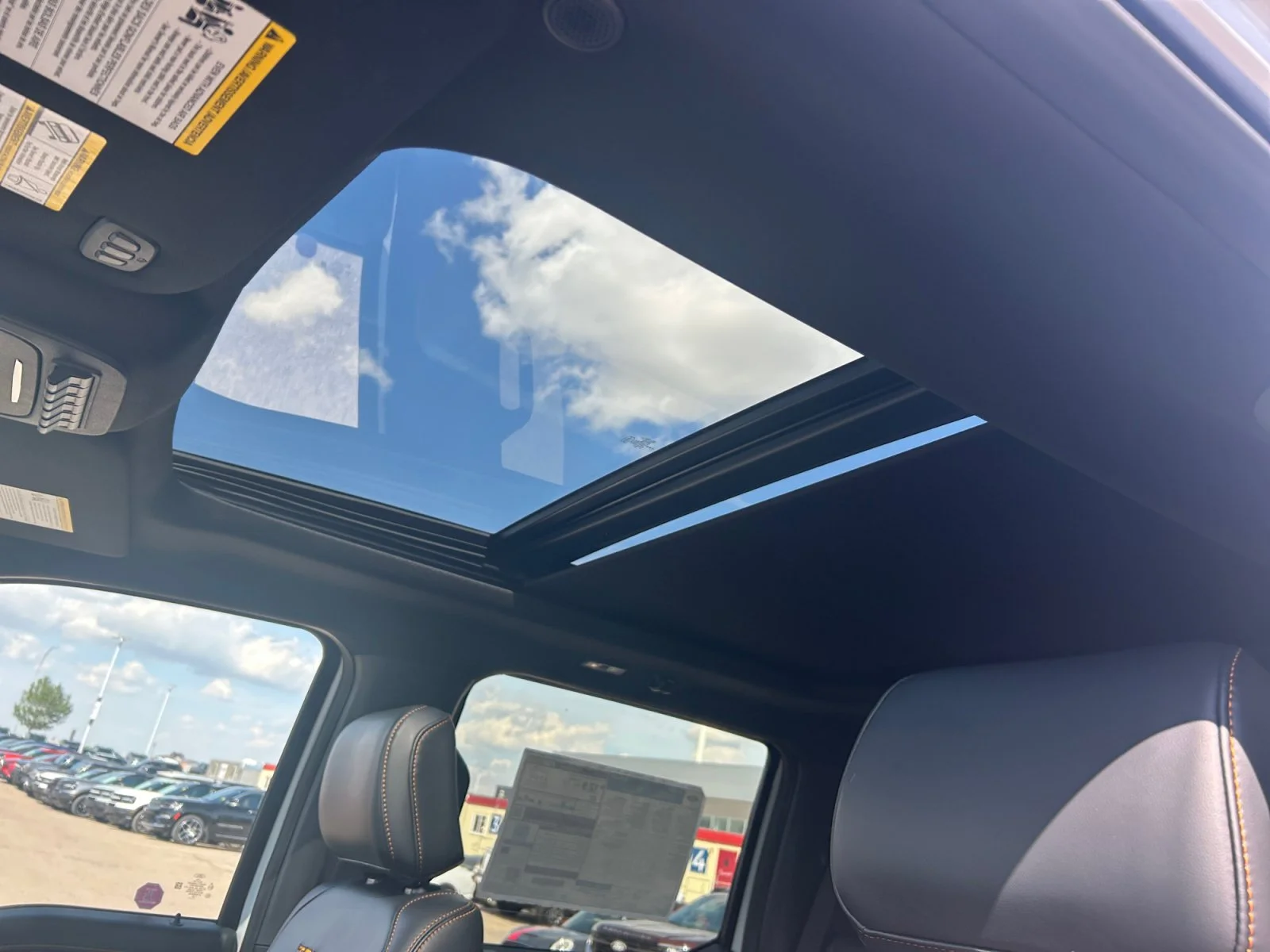 New 2026 Oxford White Ford Tremor image 18
