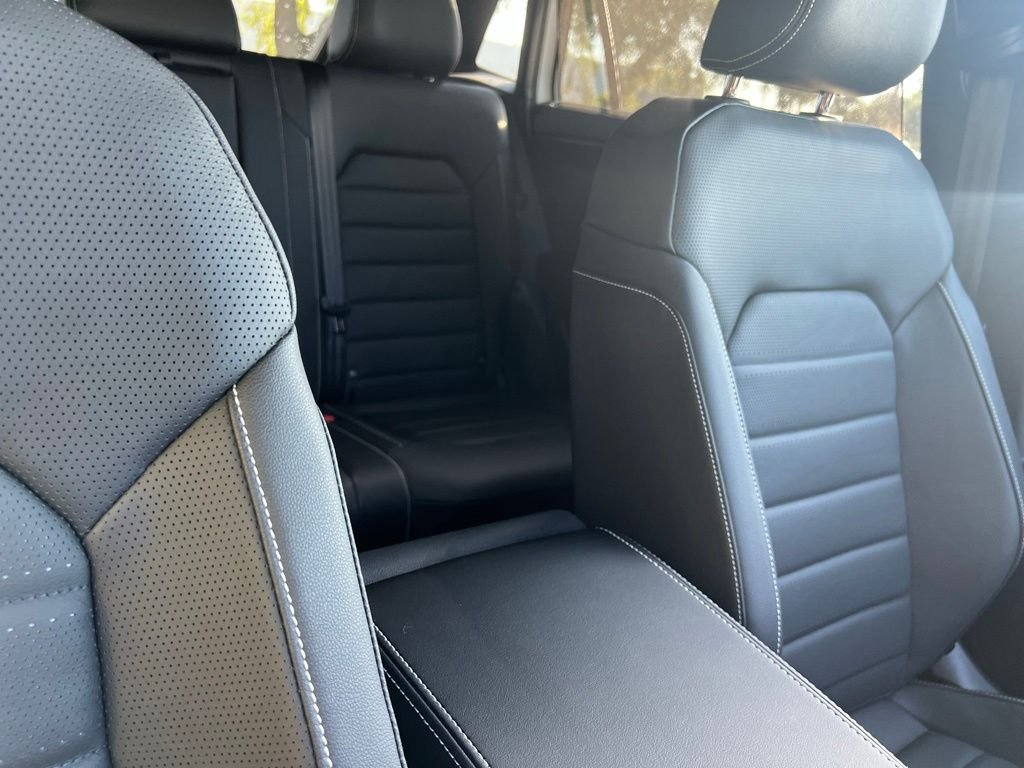 New 2026 White/off-white Volkswagen 2.0T SEL R-Line Black image 40