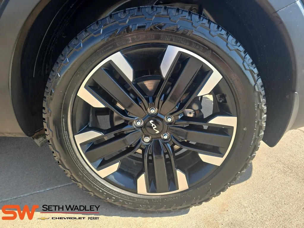 Used 2023 Ebony Black Kia SX image 33