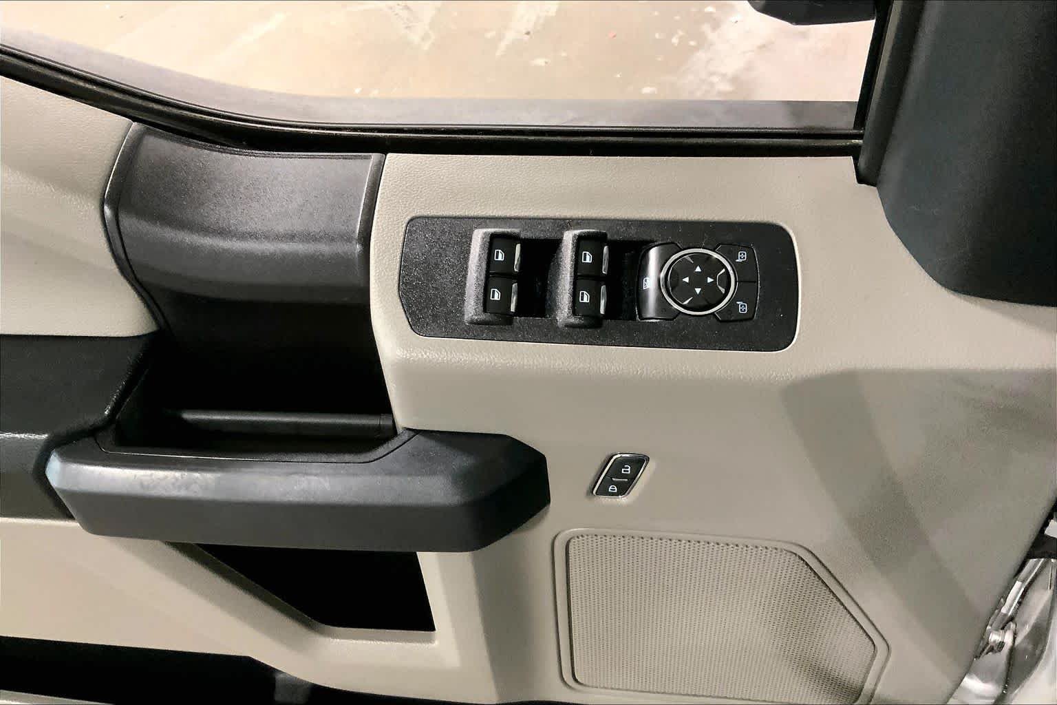 Used 2018 Ingot Silver Ford XL image 36