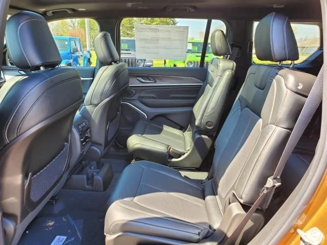 New 2026 Copper Shino Metallic Clear-Coat Exterior Paint Jeep Limited Reserve image 25