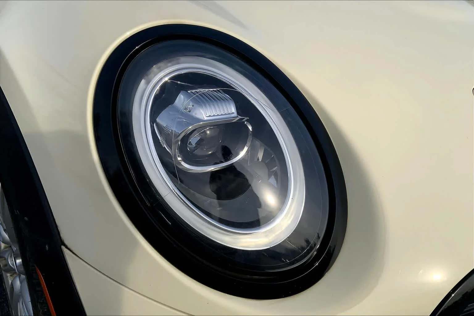 Used 2019 Pepper White MINI Cooper S image 26