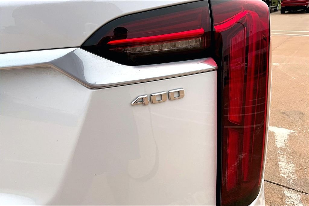 Used 2025 White Cadillac Premium Luxury image 32