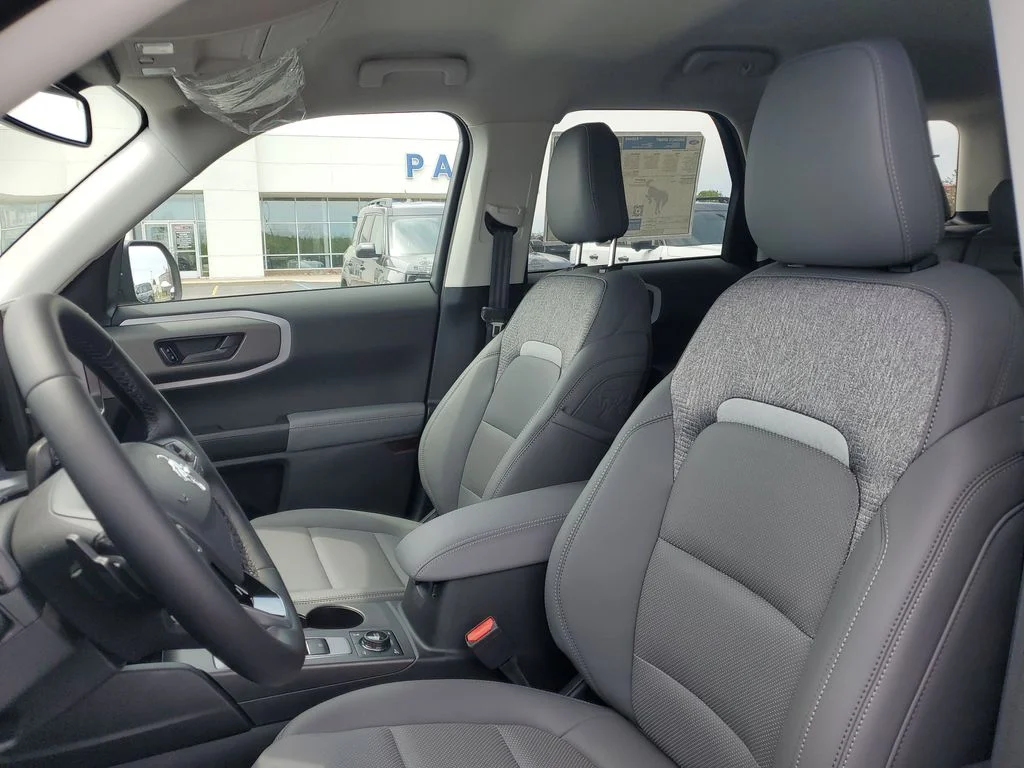 New 2026 Shadow Black Ford Badlands® image 5