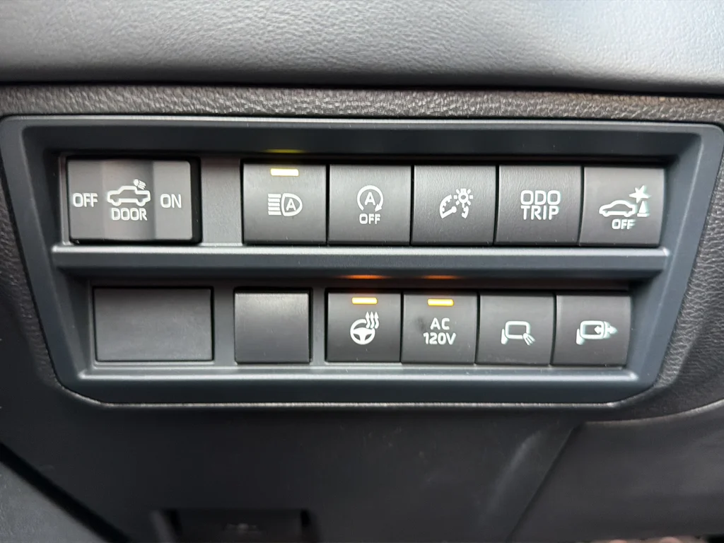 New 2026 Wind Chill Pearl <sup>1</sup> Toyota  Platinum image 37
