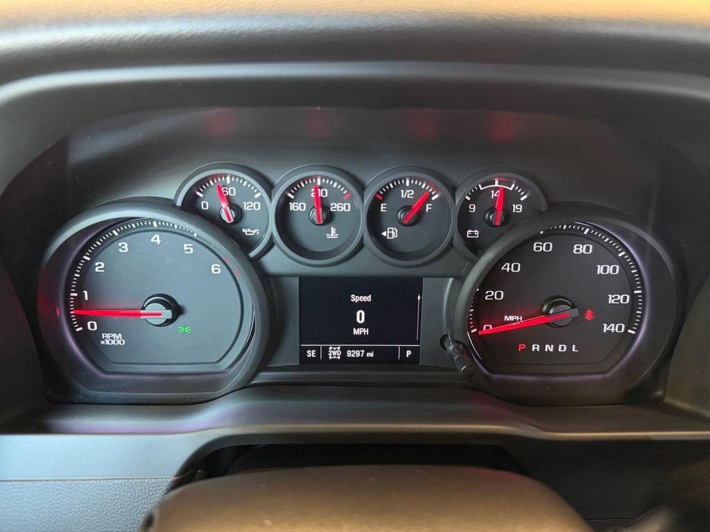 Used 2024 White Chevrolet Custom image 19
