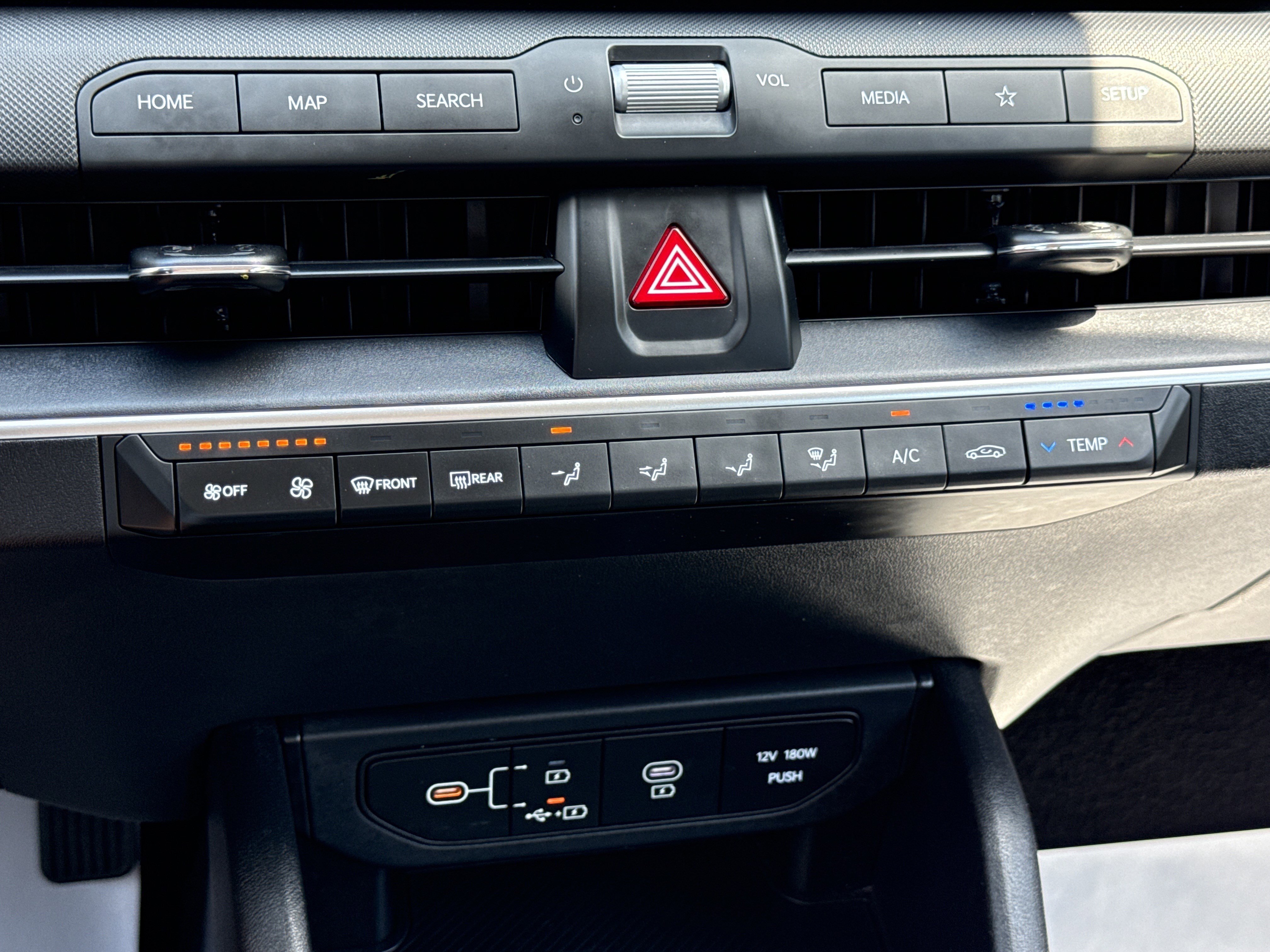 2025 Kia K4 LXS - Photo 25