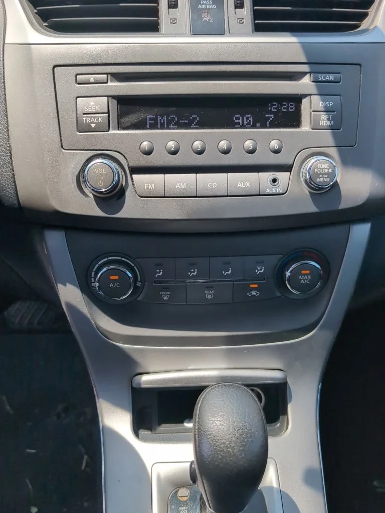 Used 2013 Gray Nissan SV image 11