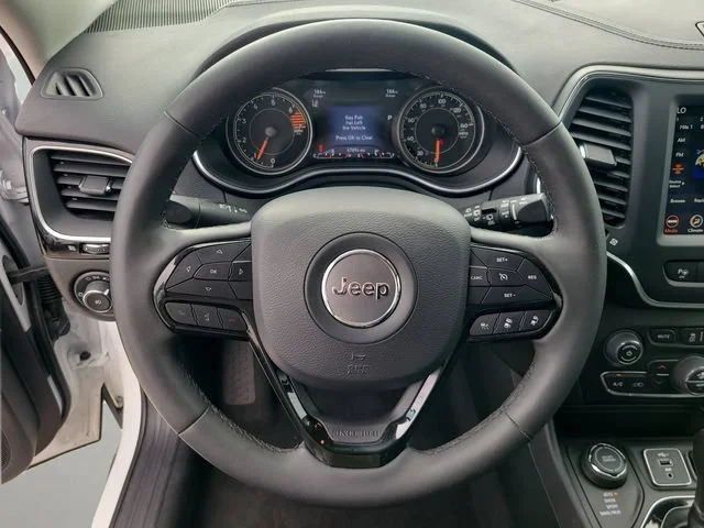 Used 2023 White Jeep Altitude Lux image 26