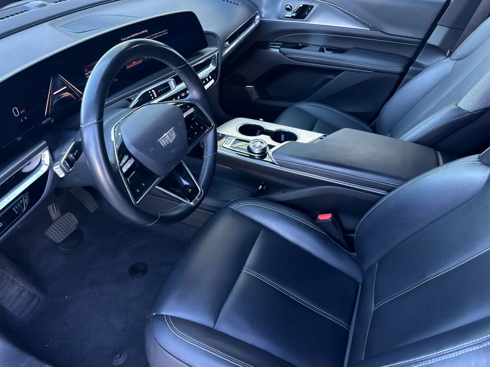 Used 2024 Crystal White Tricoat Cadillac Tech image 10